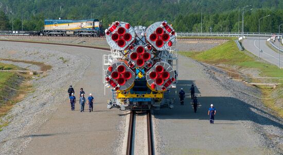 РН "Союз-2.1б" установлена на стартовом столе космодрома Восточный 