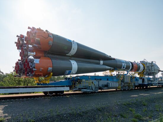 РН "Союз-2.1б" установлена на стартовом столе космодрома Восточный 