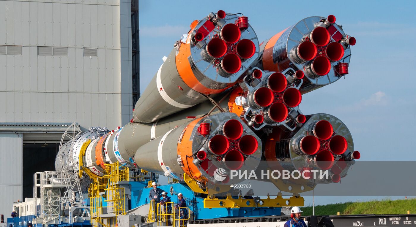 РН "Союз-2.1б" установлена на стартовом столе космодрома Восточный 