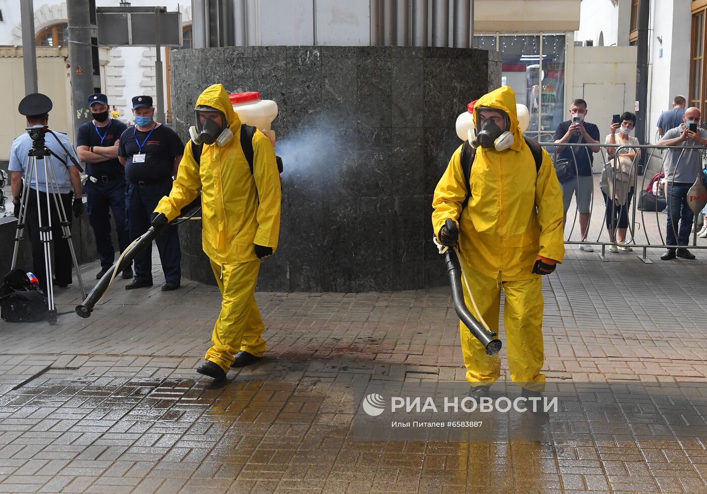 Дезинфекция Казанского вокзала в Москве