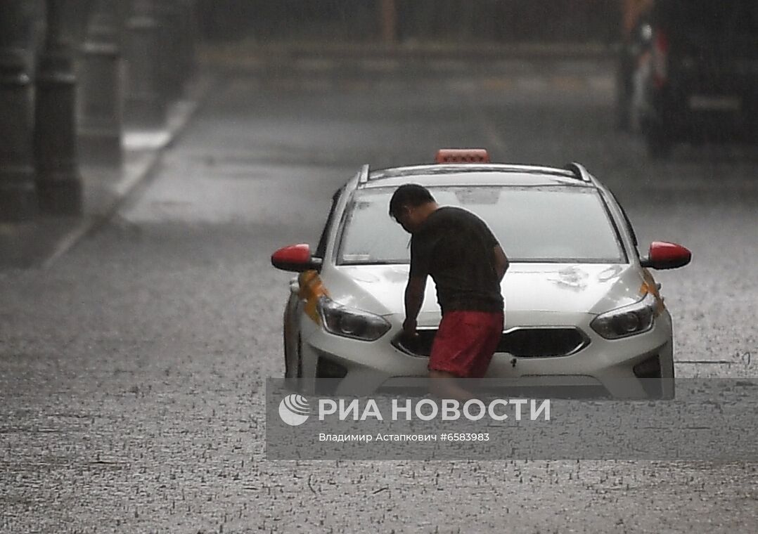 Дождь в Москве
