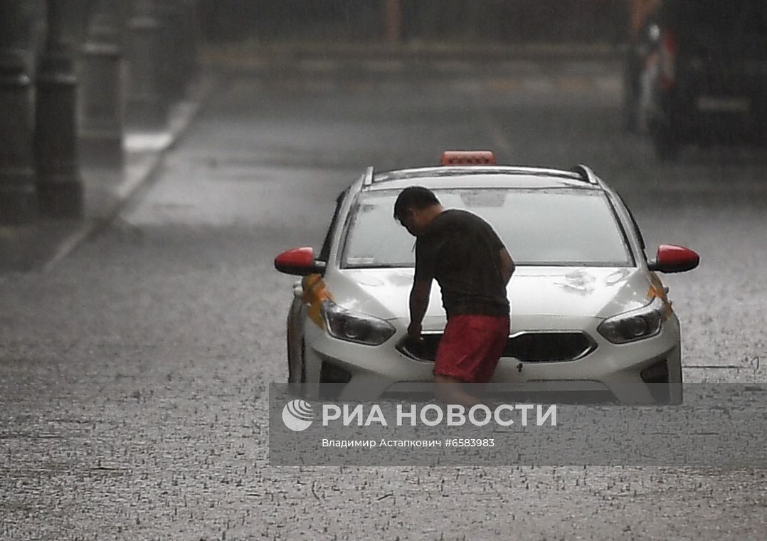 Дождь в Москве