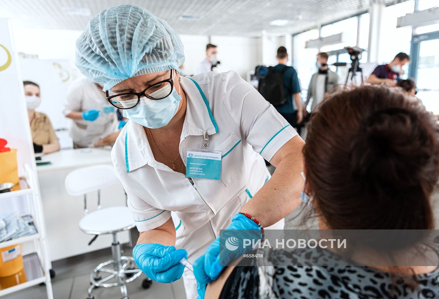 В миграционном центре в деревне Сахарово началась вакцинация трудовых мигрантов от COVID-19