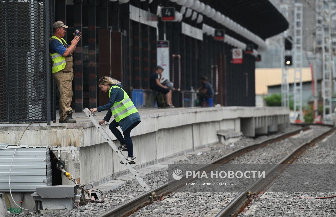 Подготовка к запуску реверсивного движения поездов на участке Каланчевская-Курская МЦД-2