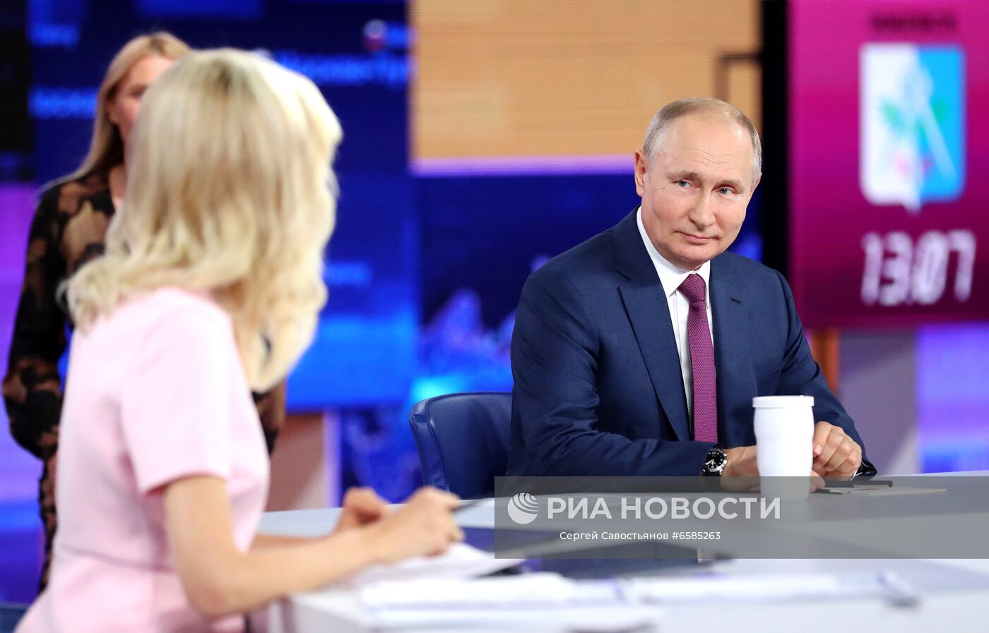 Прямая линия с президентом РФ Владимиром Путиным