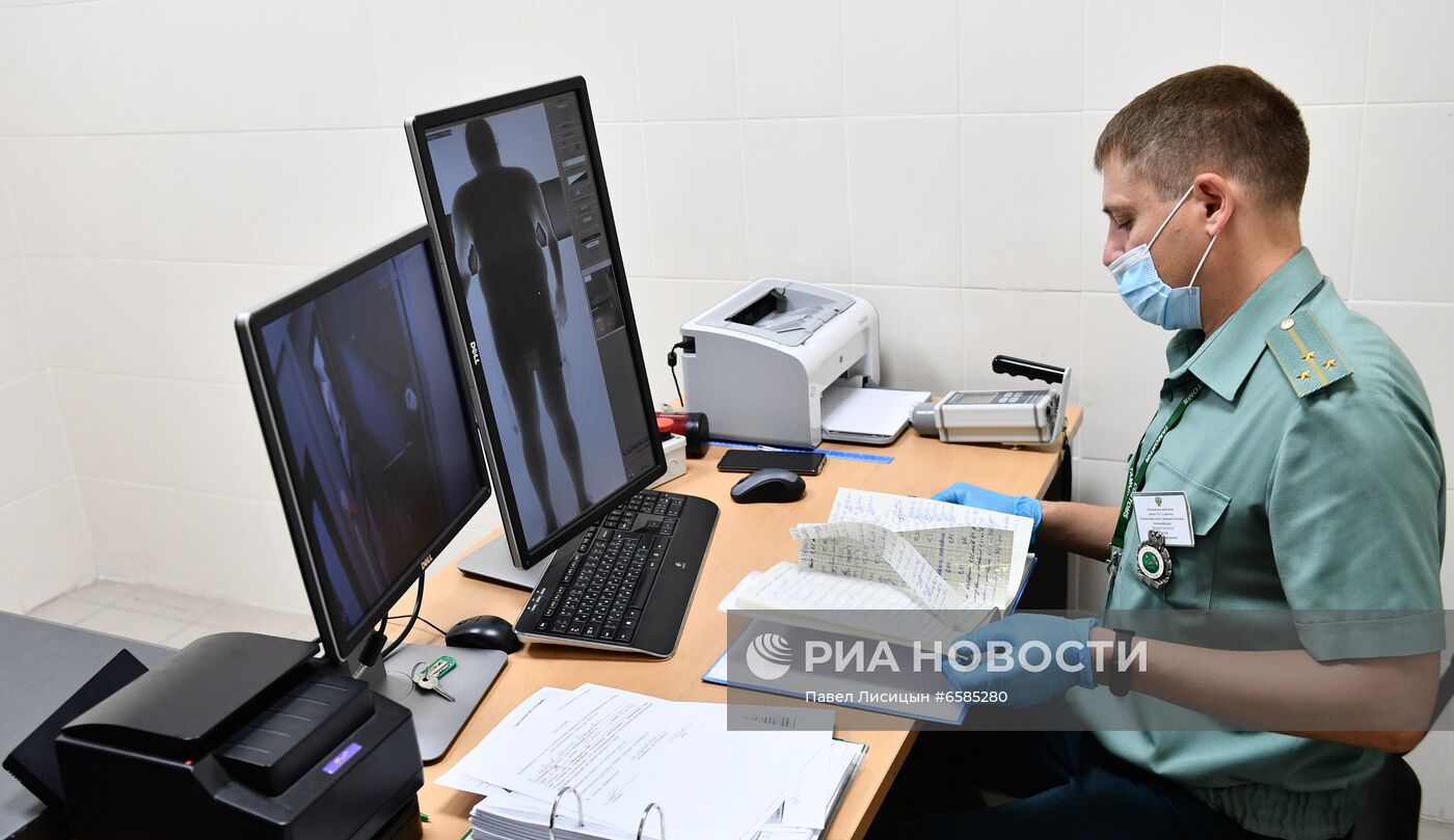 Работа погранично-таможенной службы в аэропорту "Кольцово"