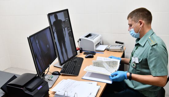 Работа погранично-таможенной службы в аэропорту "Кольцово"