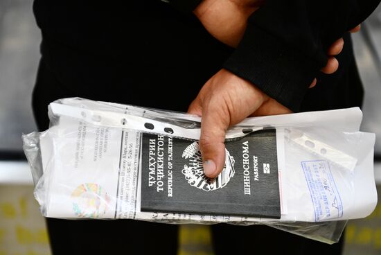 Работа погранично-таможенной службы в аэропорту "Кольцово"