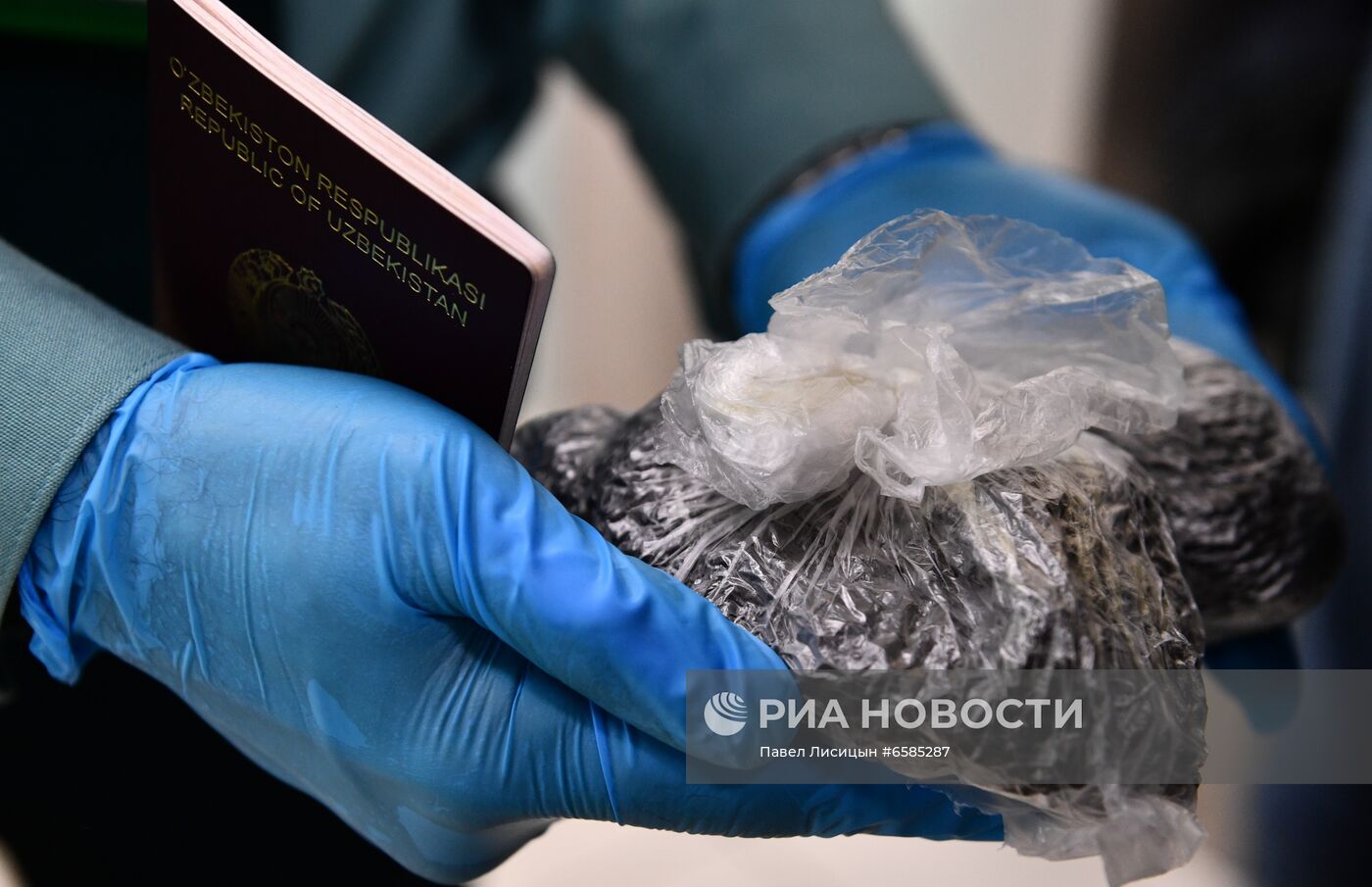 Работа погранично-таможенной службы в аэропорту "Кольцово"