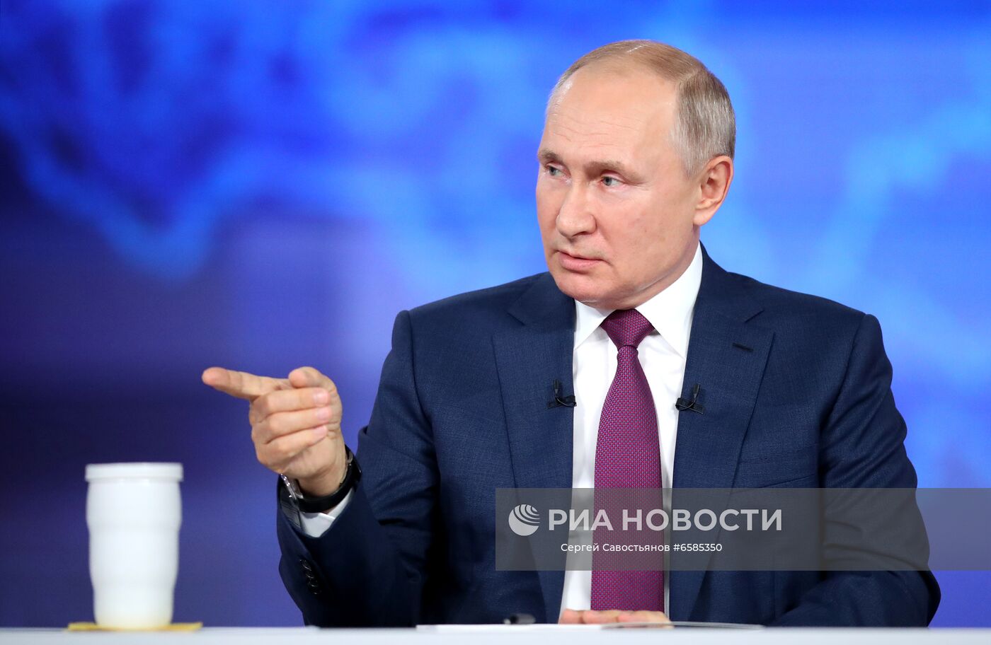 Прямая линия с президентом РФ Владимиром Путиным