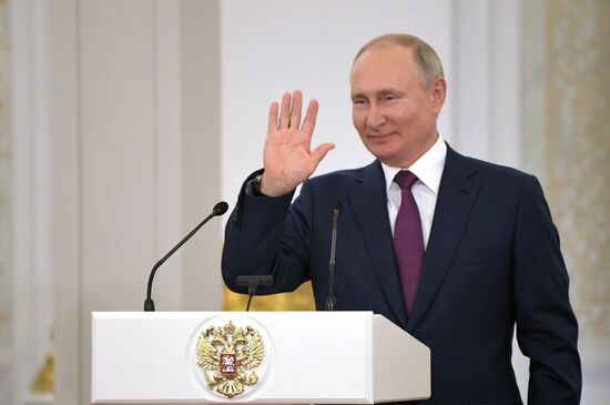 Президент РФ Владимир Путин встретился c членами олимпийской сборной России