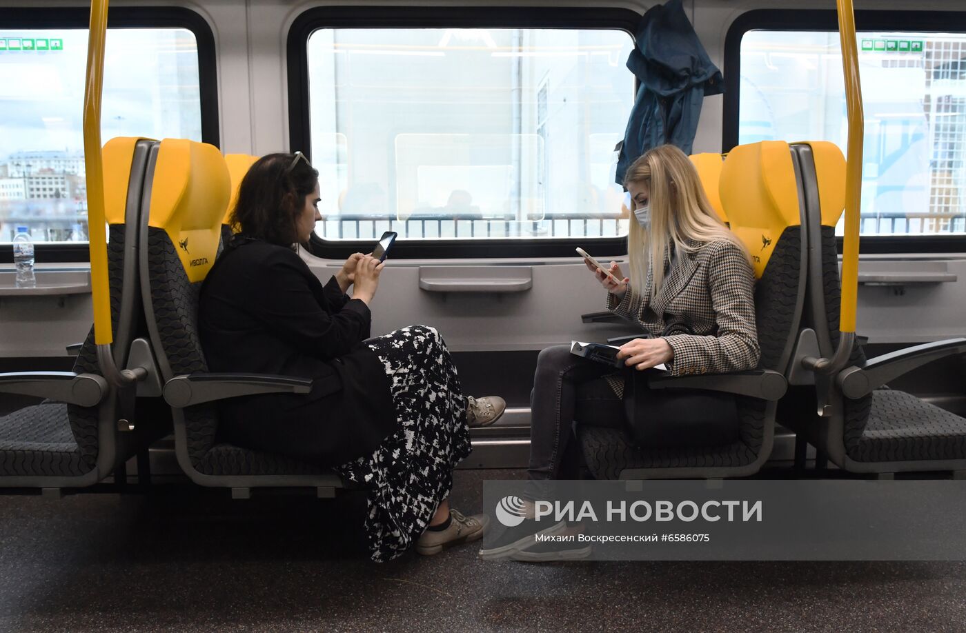 Презентация головного вагона нового поезда "Иволга" на Ярославском вокзале