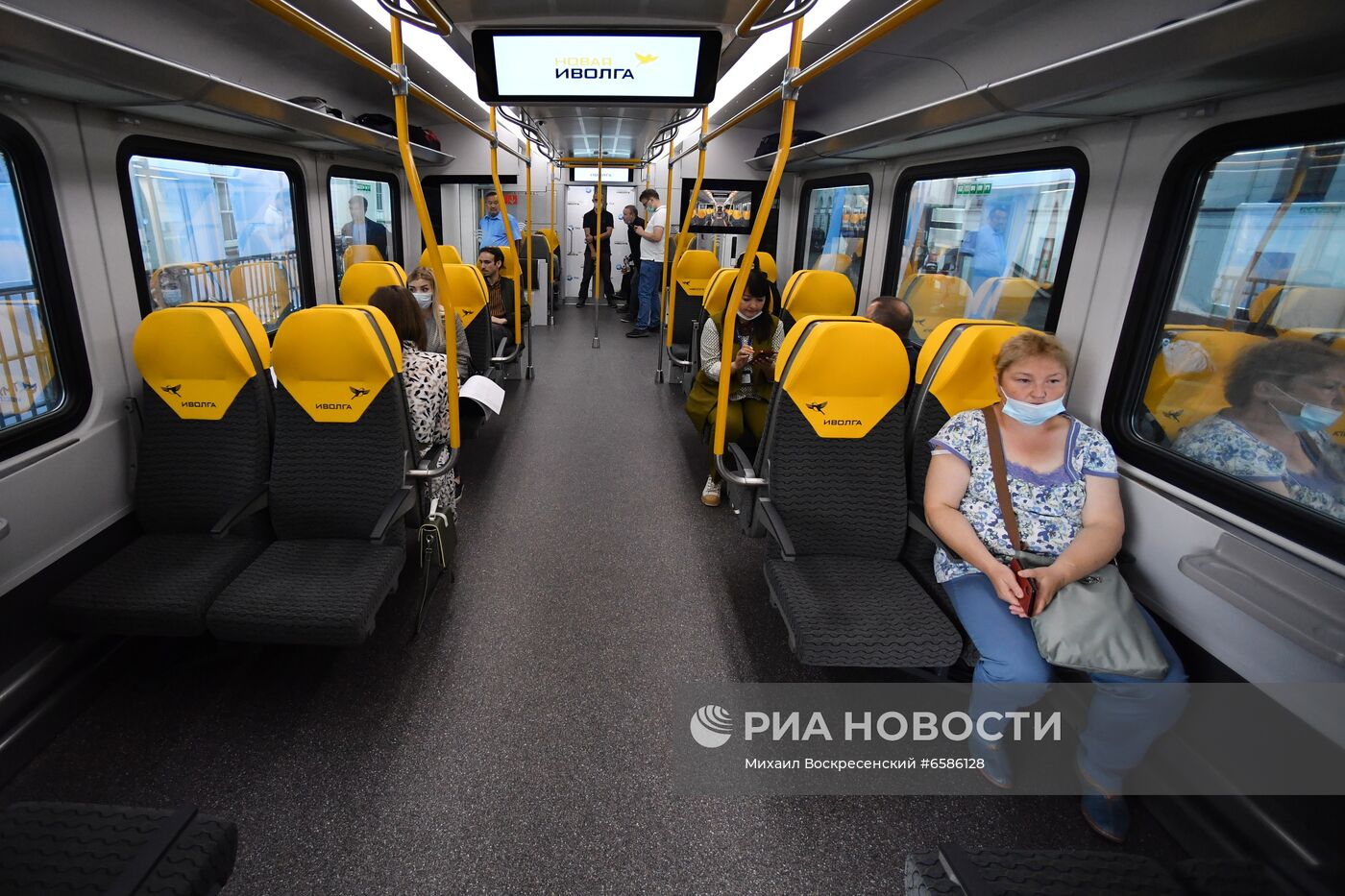 Презентация головного вагона нового поезда "Иволга" на Ярославском вокзале