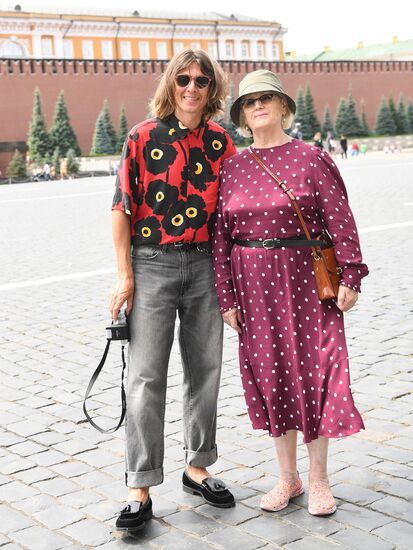 Выставка "Красный сад"