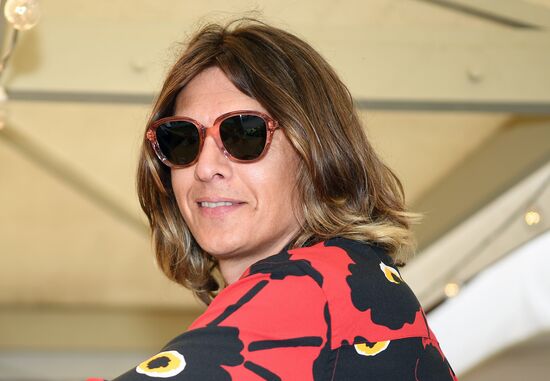 Выставка "Красный сад"