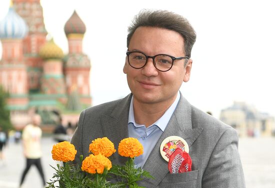 Выставка "Красный сад"