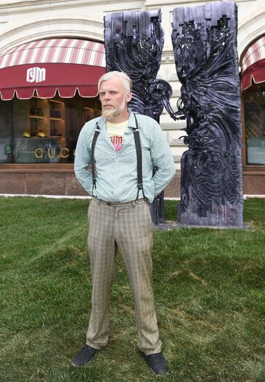 Выставка "Красный сад"