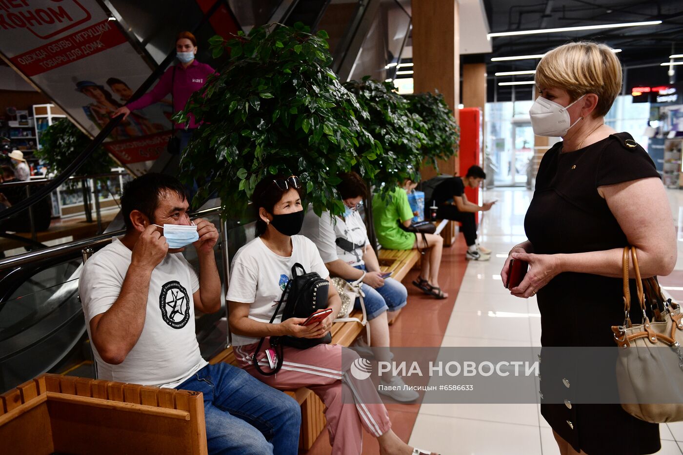 Проверка соблюдения масочного режима в Екатеринбурге
