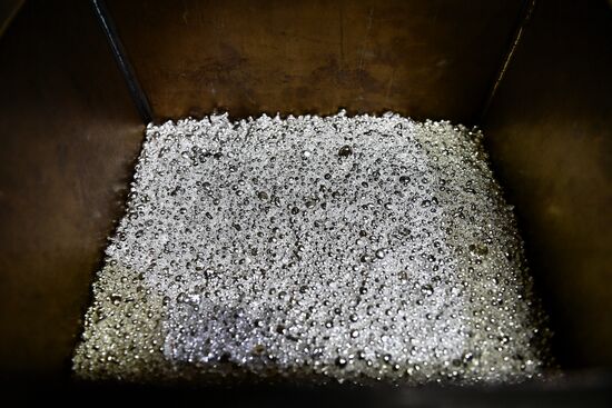 Запуск нового оборудования на заводе по обработке цветных металлов в Свердловской области