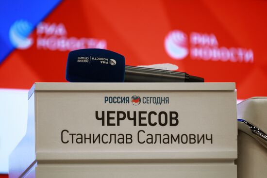 Пресс-конференция главного тренера сборной России по футболу Станислава Черчесова