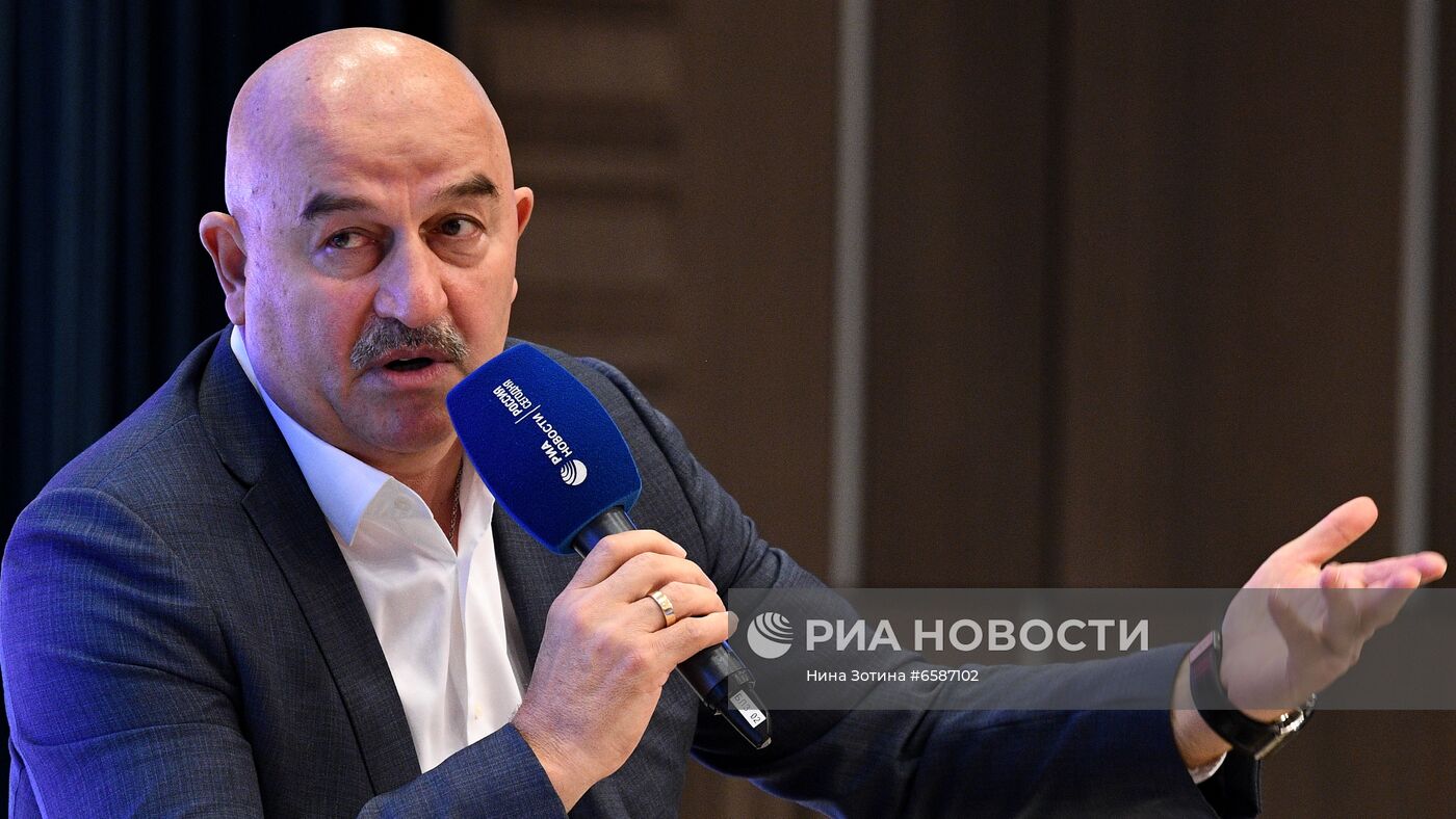 Пресс-конференция главного тренера сборной России по футболу Станислава Черчесова