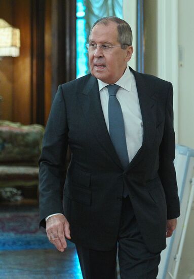 Встреча глав МИД РФ и Бахрейна С. Лаврова и А. Аз-Зайяни