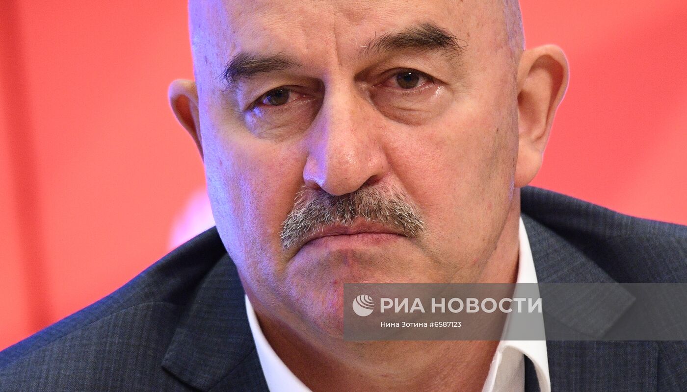 Пресс-конференция главного тренера сборной России по футболу Станислава Черчесова