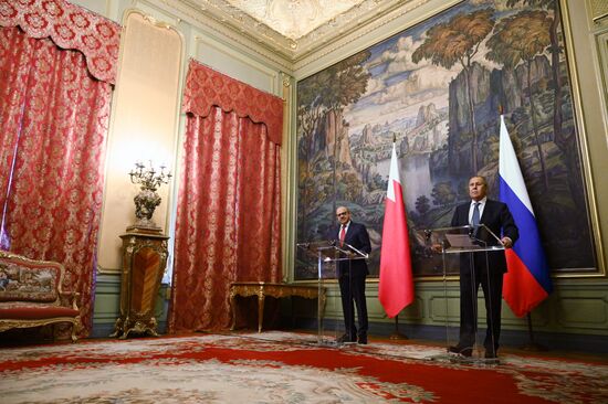 Встреча глав МИД РФ и Бахрейна С. Лаврова и А. Аз-Зайяни