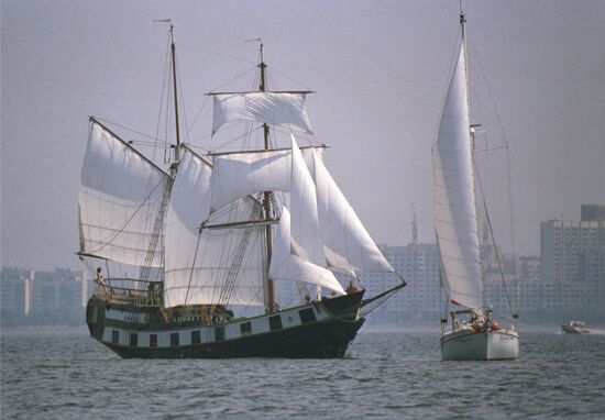 Круиз мира по Балтийскому морю "Парус-88"