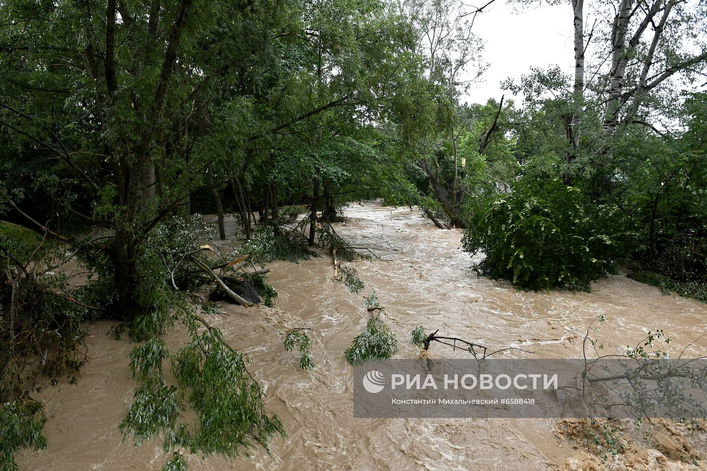 Подтопления в Бахчисарайском районе Крыма из-за сильных осадков