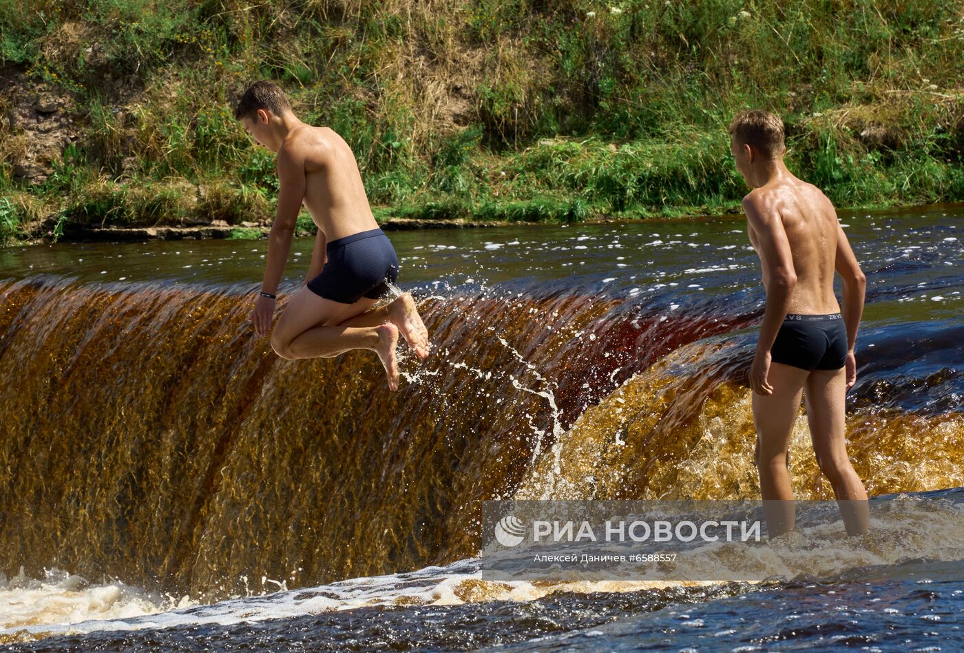 Тосненский водопад