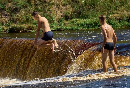 Тосненский водопад