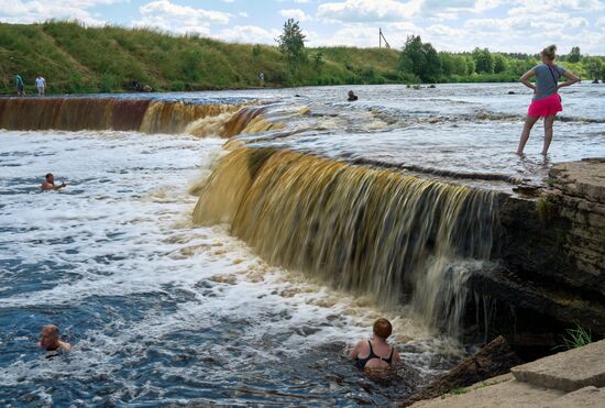 Тосненский водопад