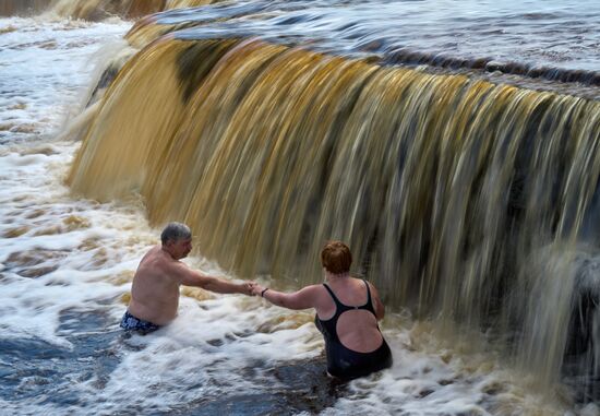 Тосненский водопад