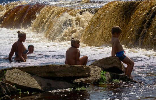 Тосненский водопад