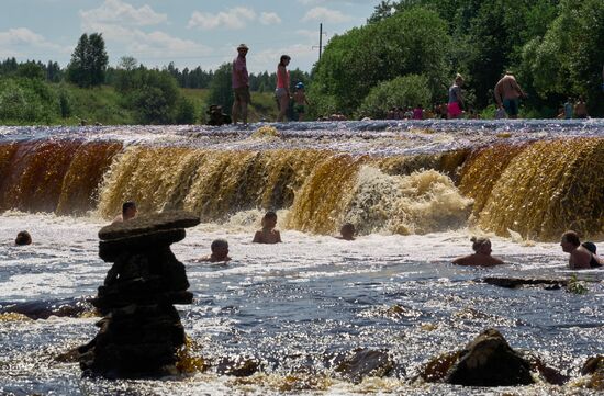 Тосненский водопад