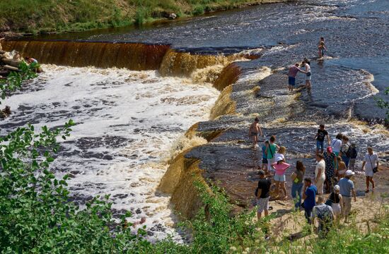 Тосненский водопад