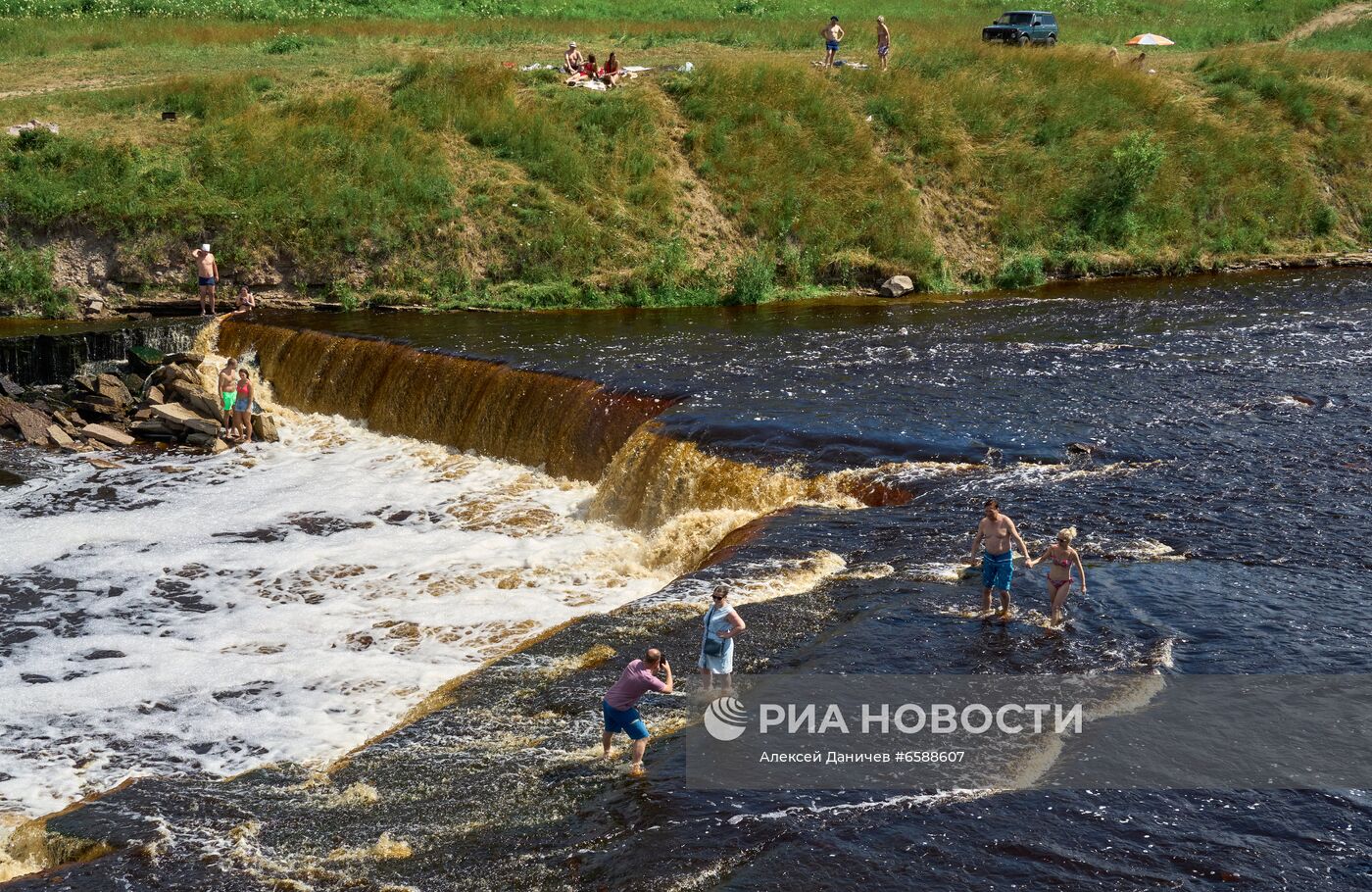 Тосненский водопад