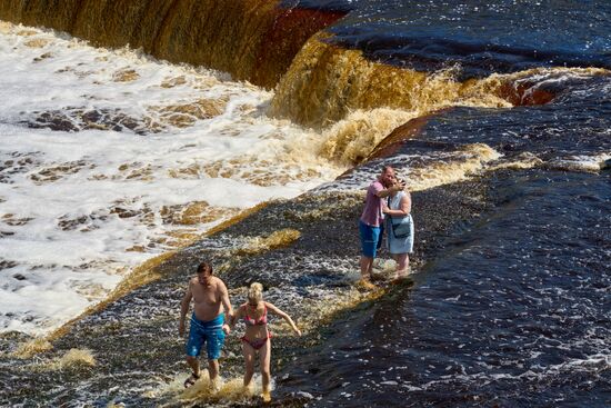 Тосненский водопад