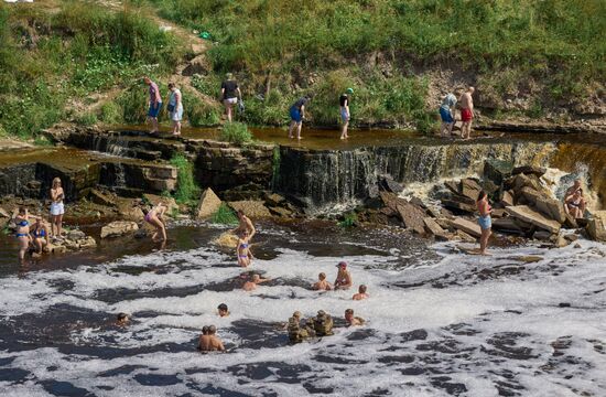 Тосненский водопад