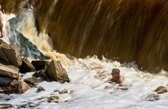 Тосненский водопад