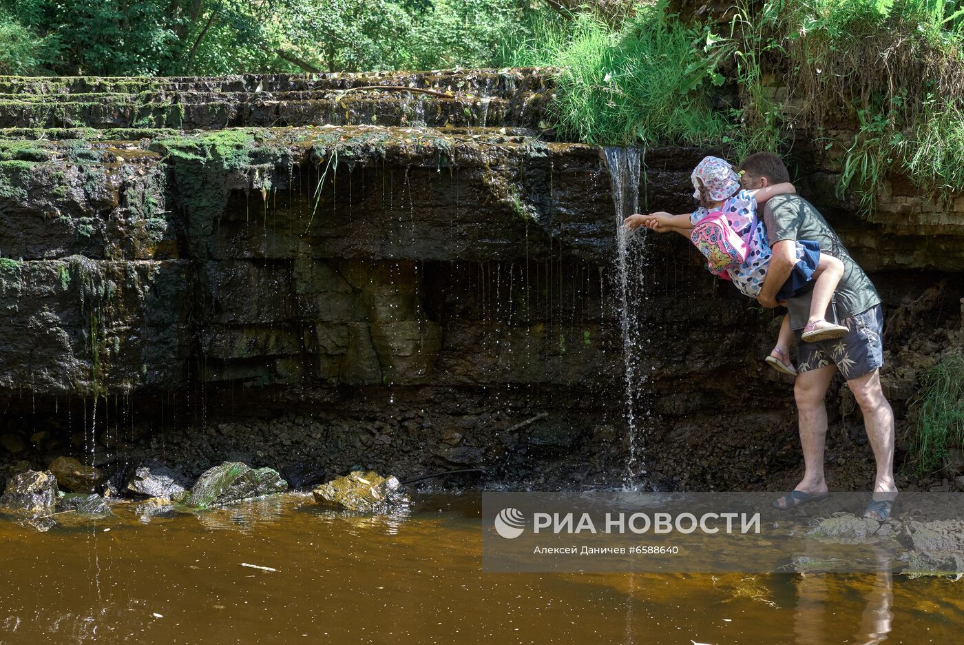 Тосненский водопад