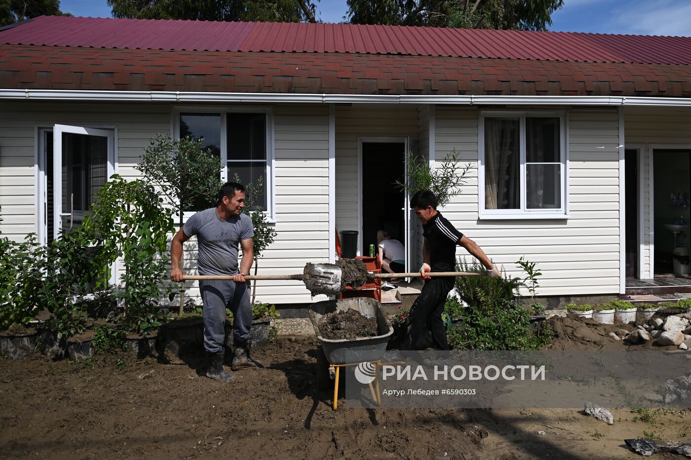 Последствия подтопления в Сочи
