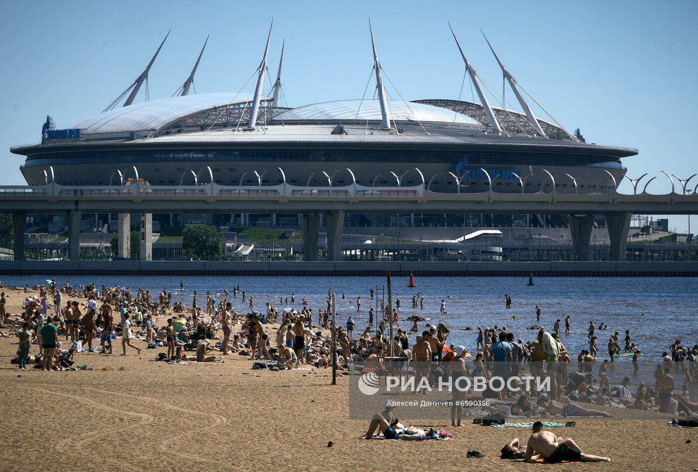 Жаркая погода в Санкт-Петербурге