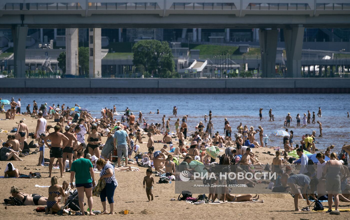 Жаркая погода в Санкт-Петербурге