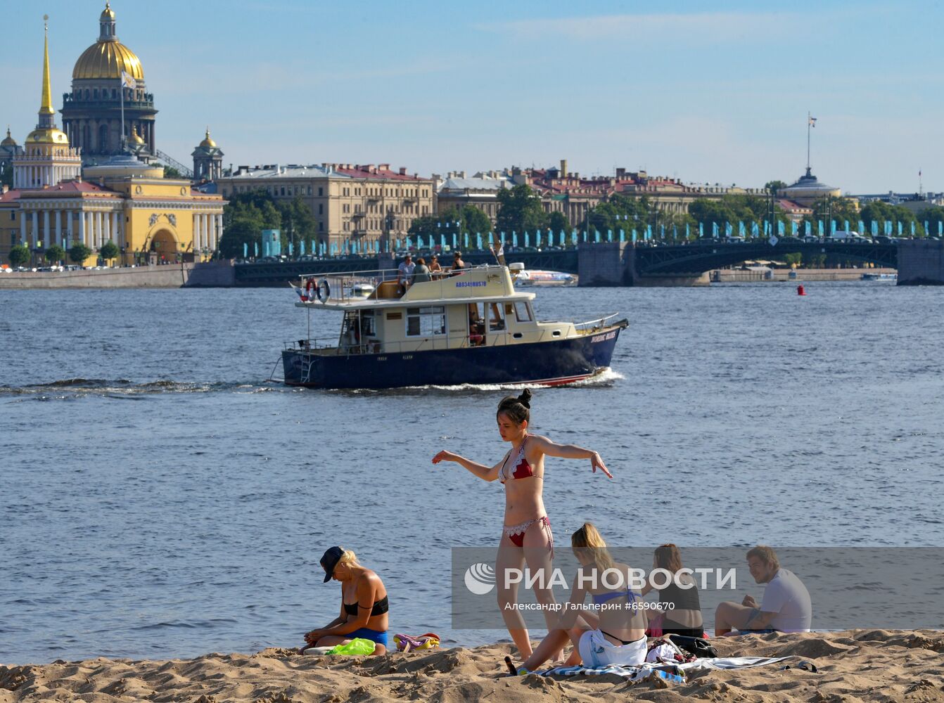 Жаркая погода в Санкт-Петербурге