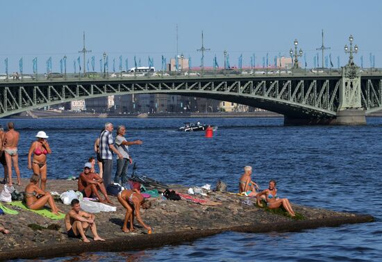 Жаркая погода в Санкт-Петербурге