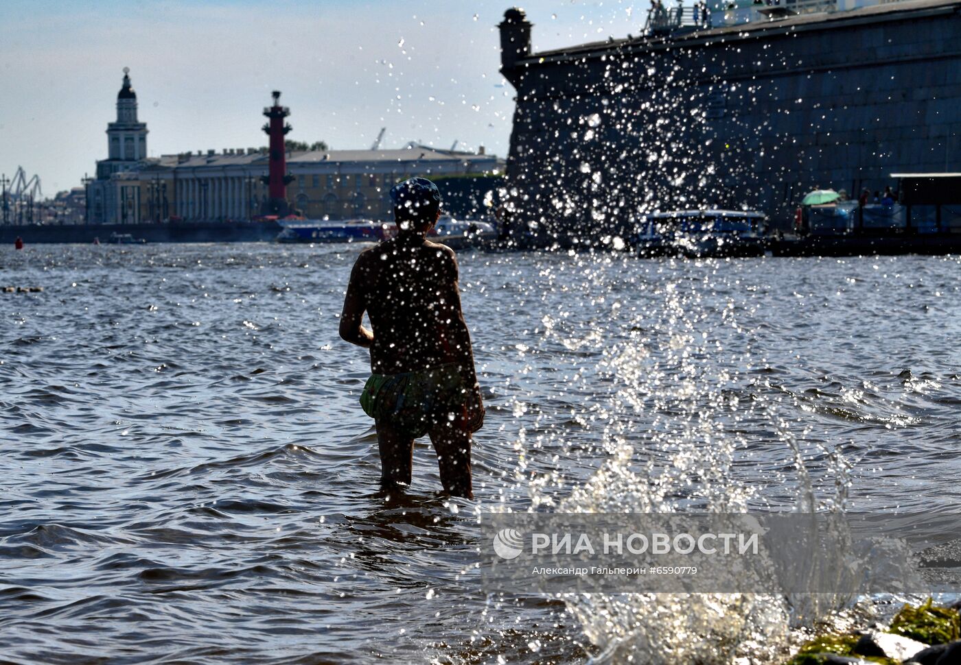 Жаркая погода в Санкт-Петербурге