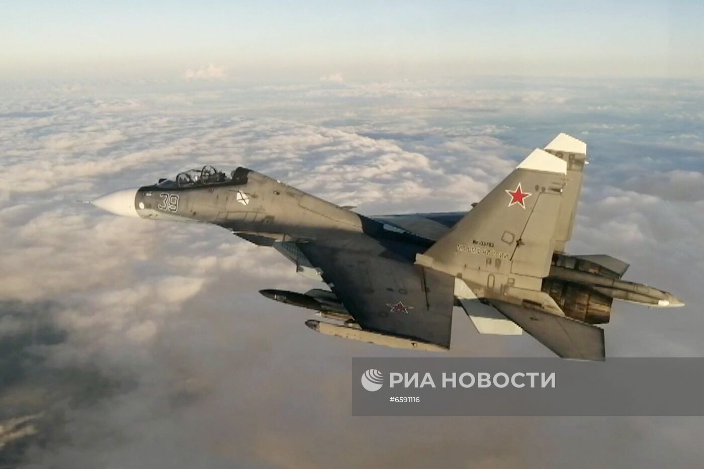 Российские Су-30 сопроводили американский Boeing P-8 Poseidon над Черным морем