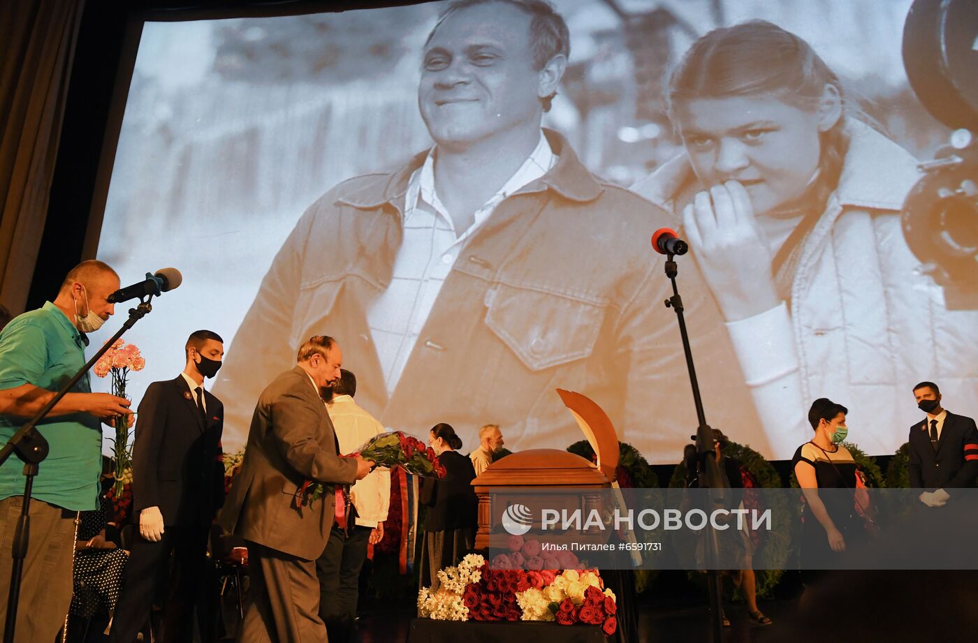 Прощание с В. Меньшовым